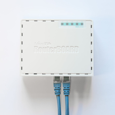OUTLET: MIKROTIK ROUTERBOARD RB750Gr3 hEX (OUTLET)